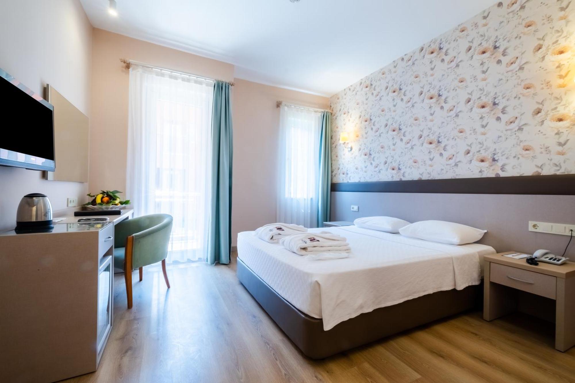 Standard Double Room,1216574221:JPEG